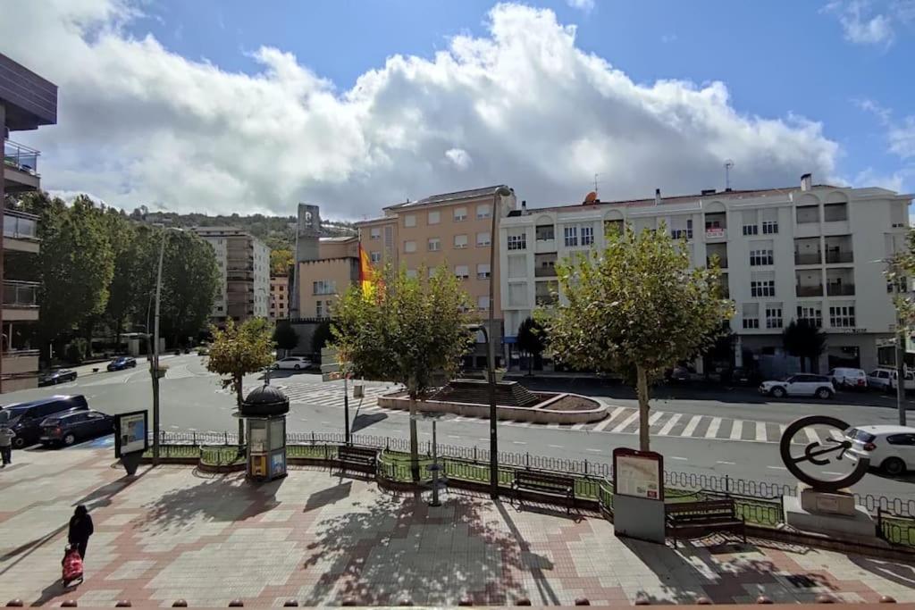Centrico Y Amplio Piso En * Béjar